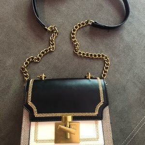 LIKE NEW!!!! Very pretty SHOULDER or HANDLE Bag
